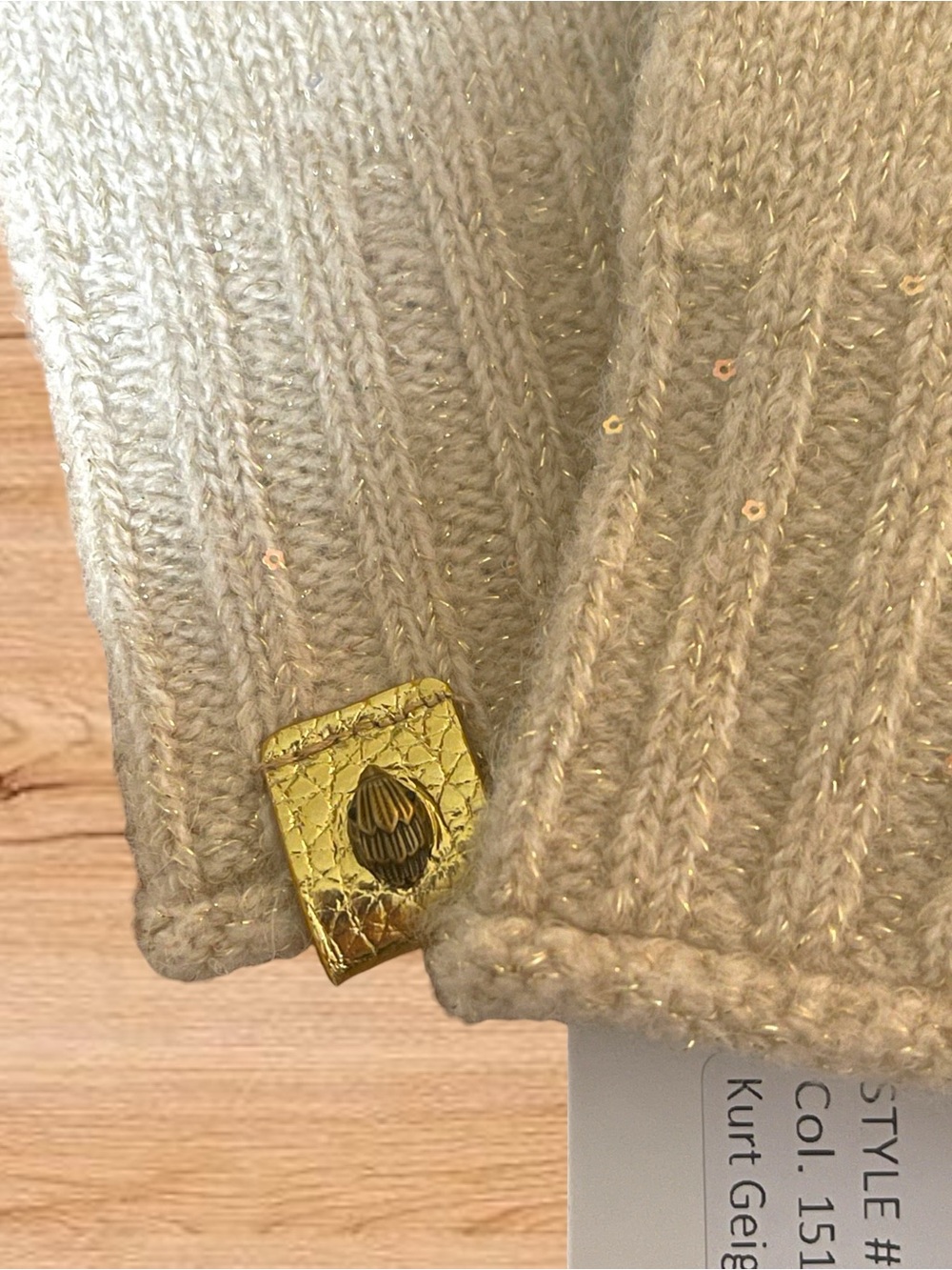 KURT GEIGER RARE Sequin Showroom Prototype Eagle Knit Touchscreen Gloves NWT - Picture 12 of 13